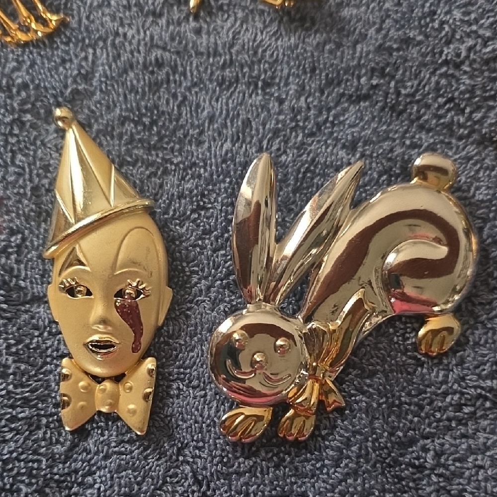 Gold Tone Retro Bunny & Clown Brooch Pin Set Gold & Silver Enamel